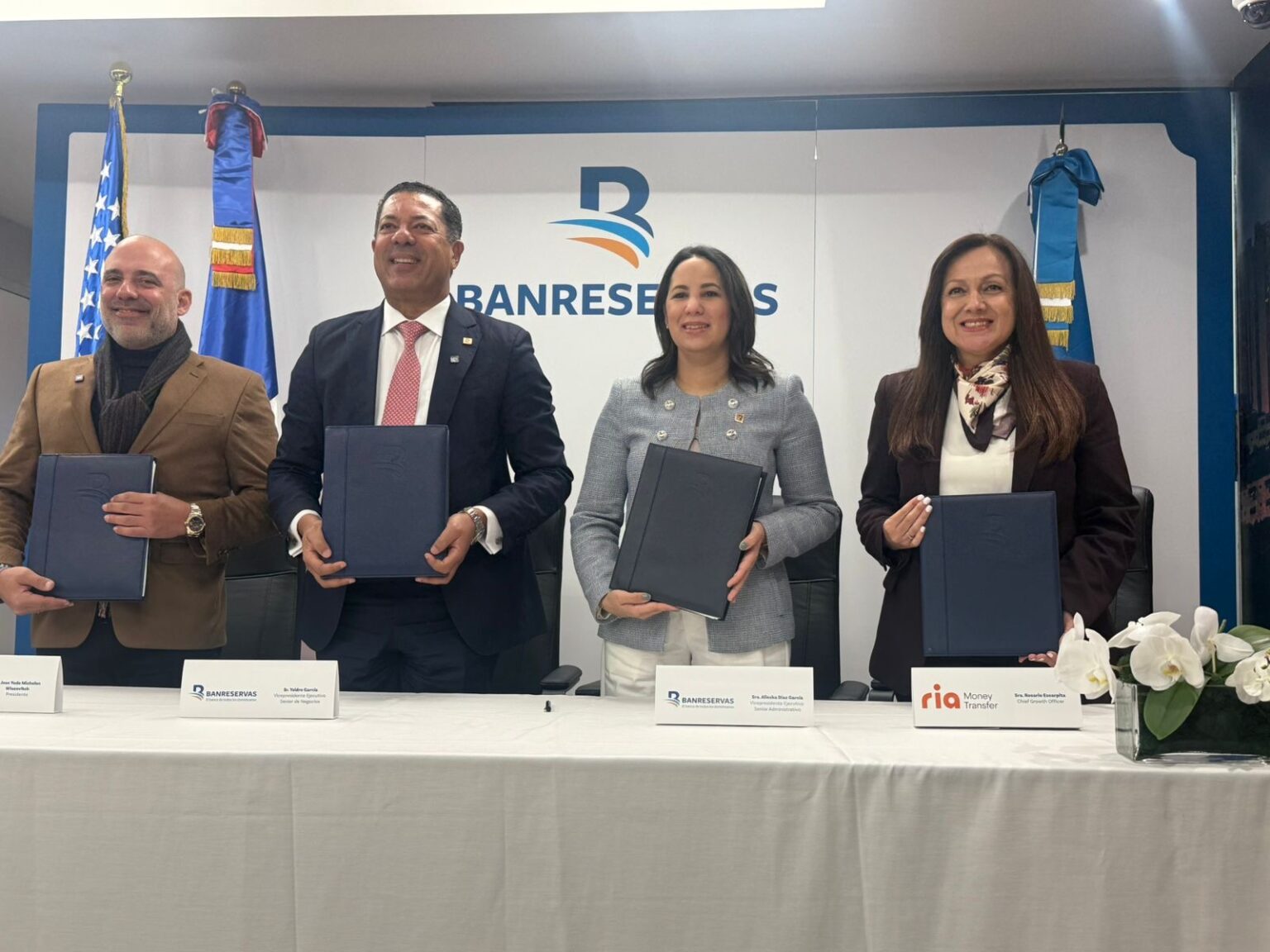 banreservas-firma-acuerdo-con-ria-y-mio-para-fortalecer-inclusion-financiera-de-la-diaspora