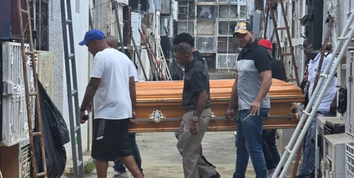 Cirujanos alertan que muerte en liposucción en Santiago evidencia problema de intrusismo médico cirujanos-alertan-que-muerte-en-liposuccion-en-santiago-evidencia-problema-de-intrusismo-medico