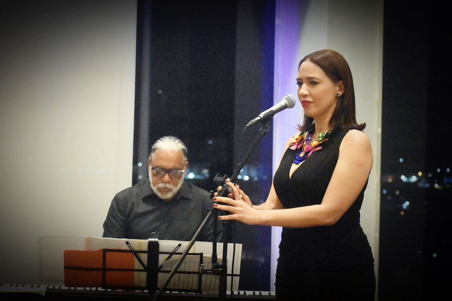 sabrina-estepan-triunfa-con-su-viaje-musical-en-5-idiomas