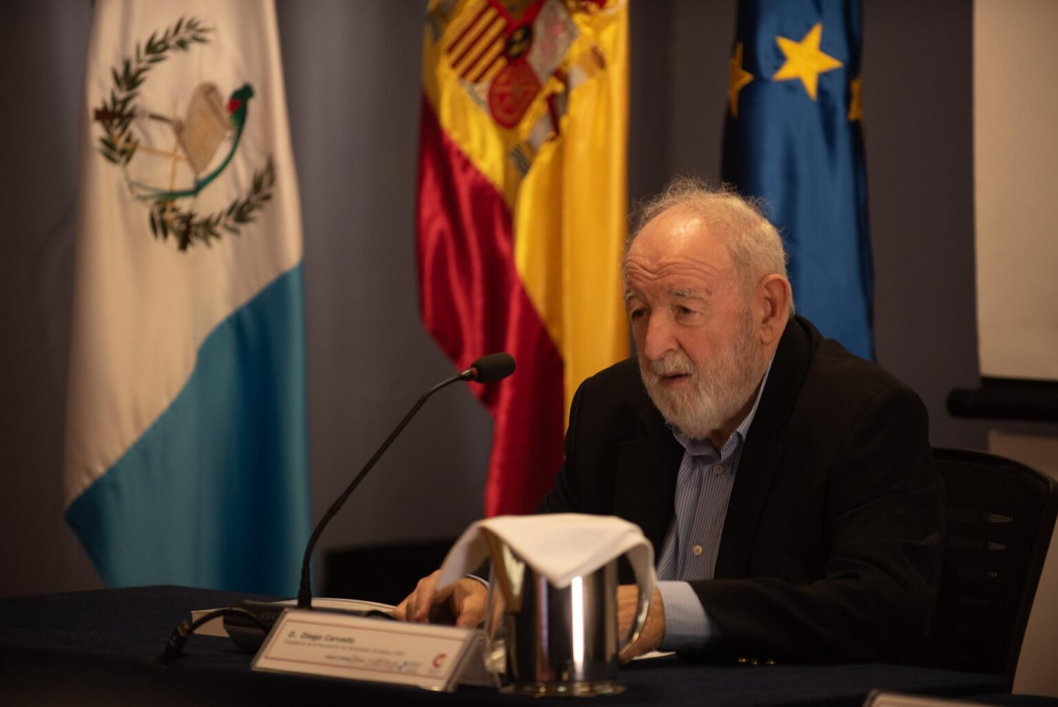 muere-en-madrid-a-los-86-anos-el-periodista-espanol-diego-carcedo