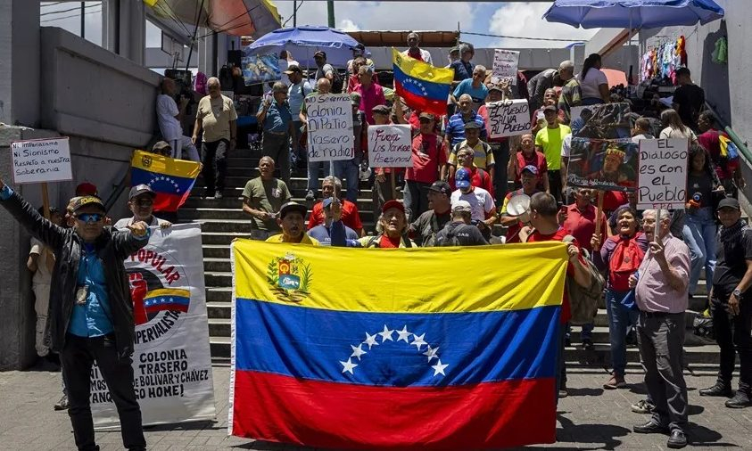 Chavistas rechazan presencia de EEUU; exigen liberta de Maduro