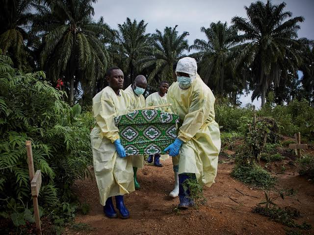 El ébola en RD del Congo roza los 3,000 muertos tras romper la barrera de 6,000 contagios