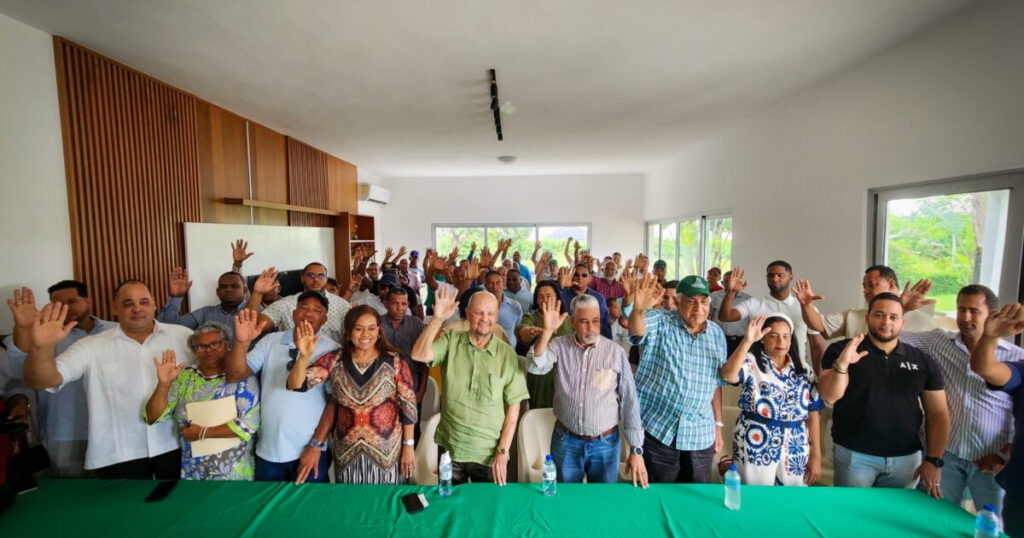 Sector Externo de Fuerza del Pueblo juramenta estructura en Sánchez Ramírez