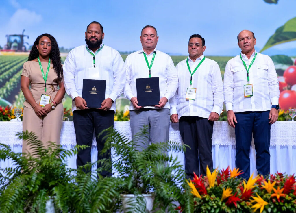 Agricultura y UNPHU invertirán RD$23.7 millones en formación de nuevos profesionales para fortalecer el agro dominicano