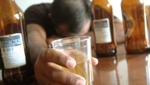 Alcohol y siete tipos de cáncer: muertes atribuibles a su consumo se duplican en EE. UU.