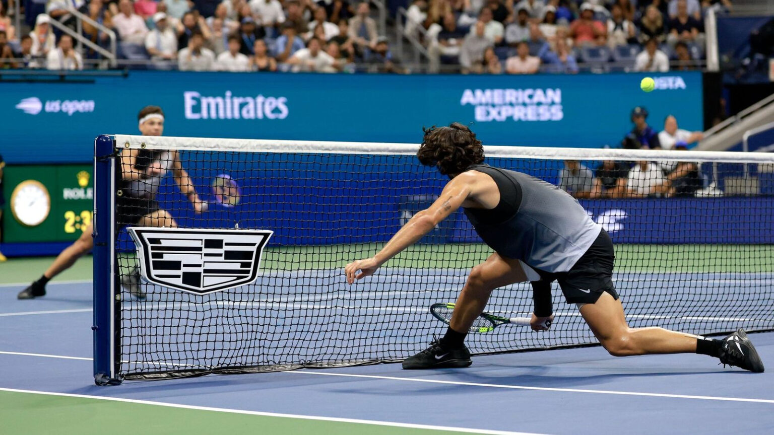 Ben Shelton derrotó y eliminó del Abierto de Tenis de Estados Unidos al español Carlos Alcaraz