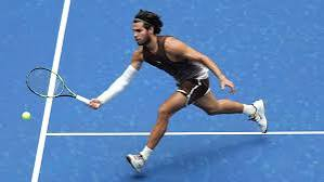 Carlos Alcaraz venció al ruso Roman Safiullin con score de 6-4, 6-4 y 6-4 en su regreso al Abierto de Tenis de los Estados Unidos