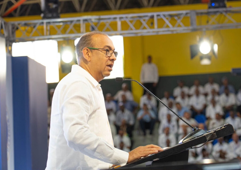 Deligne Ascención asume vicepresidencia ejecutiva del PRM y llama a cuidar la unidad: “El 28 puede ser todavía mejor”