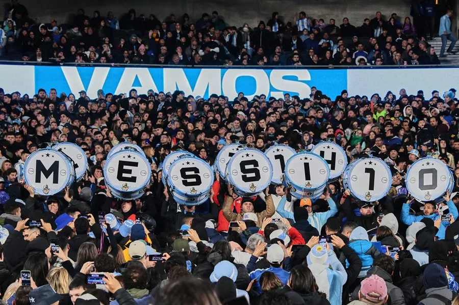 El pueblo argentino le agradece a Lionel Messi tras su retiro por todos los momentos felices y le deseó éxitos en el futuro