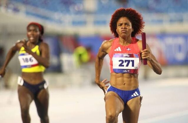 Estrella De Aza: la atleta que vendió su vehículo para cubrir gastos de preparación