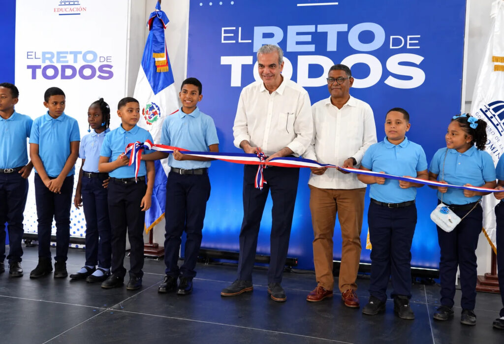 Gobierno incorpora 81 nuevas aulas y una estancia infantil en Puerto Plata