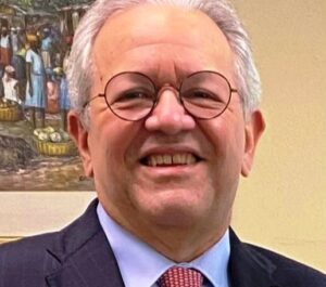 Humberto Salazar cuestiona consulta del PLD y anticipa más competencia interna