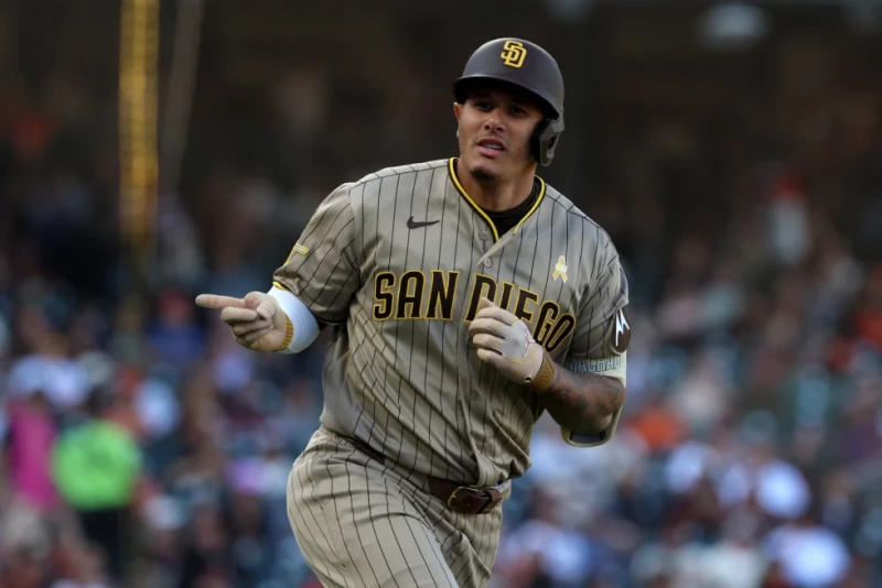 Machado batea jonrón y Padres vencen a Gigantes para séptimo triunfo al hilo