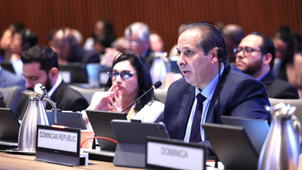 Ministro Atallah participa en Washington en el Consejo Directivo de la OPS, reafirma prioridades del país para mejorar la salud