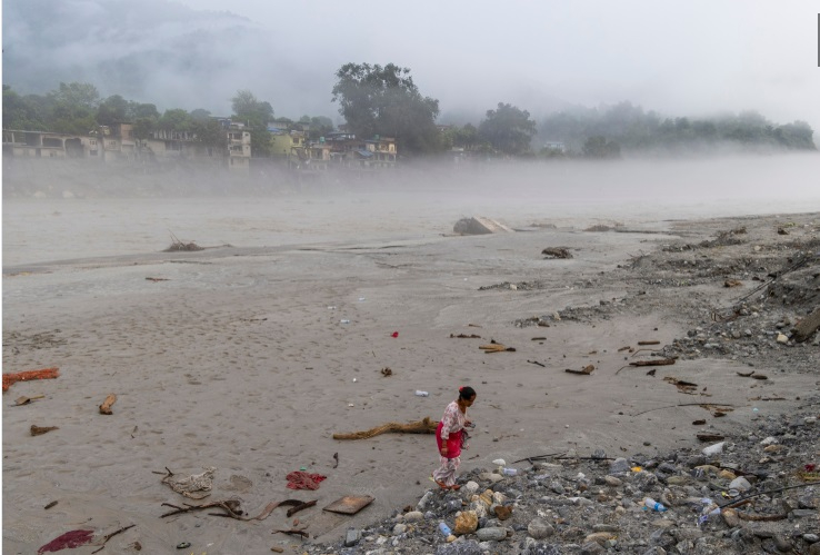Nepal reporta casi 1,400 muertos y mantiene en más de 4,000 los desaparecidos tras riada