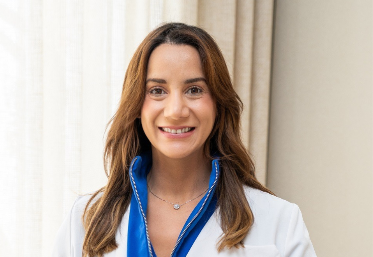Oncóloga explica cómo prueba genómica ayuda a determinar qué pacientes con cáncer de mama podrían evitar la quimioterapia