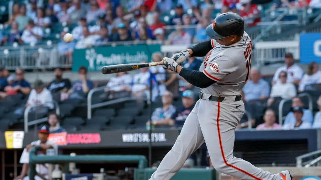 Rafael Devers conectó su cuadrangular 30 de la temporada en la victoria de los Gigantes de San Francisco ante los Bravos de Atlanta