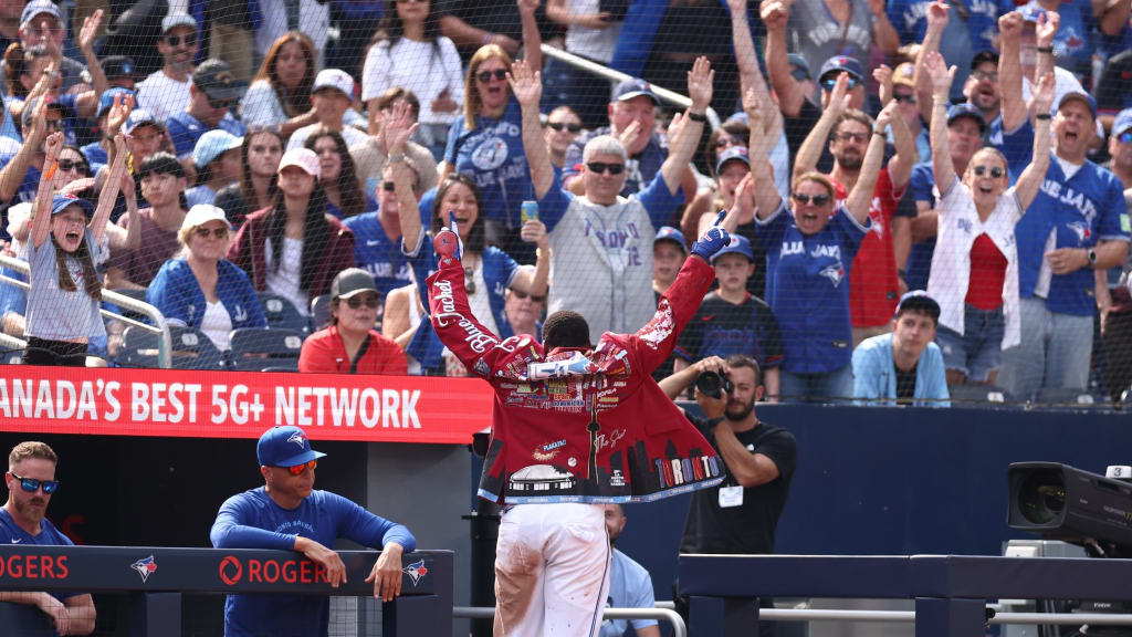 Vladmir Guerrero Jr., conectó su noveno cuadrangular de la temporada y el primero de este año en el estadio de los Azulejos de Toronto