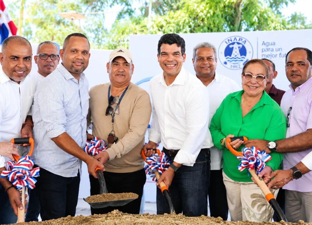Wellington Arnaud deja iniciada ampliación del acueducto múltiple Baitoa-Taveras