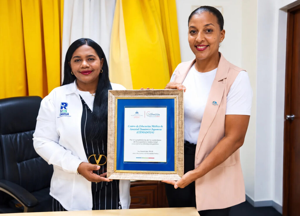 CEMADOJA recibe reconocimiento por transparencia institucional