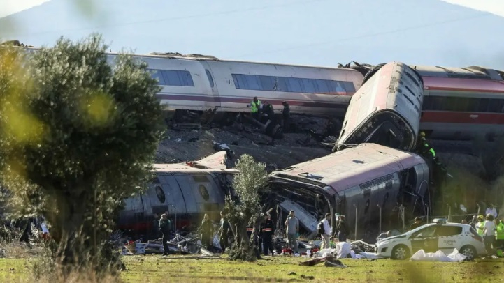 Choque de trenes en España: reportan al menos 64 muertos
