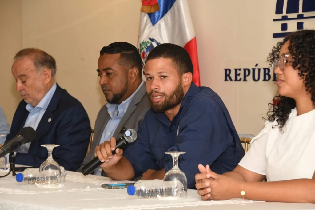 El Falcons Diving Club y la Federación Dominicana de Deportes Acuáticos anuciaron la celebración de la primera edición de la «Falcons Diving Cup 2026″