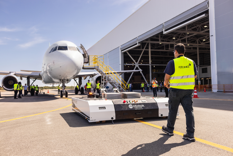 Empresa de mantenimiento aeronáutico, FL Technics, anuncia más de 100 nuevos empleos en Punta Cana