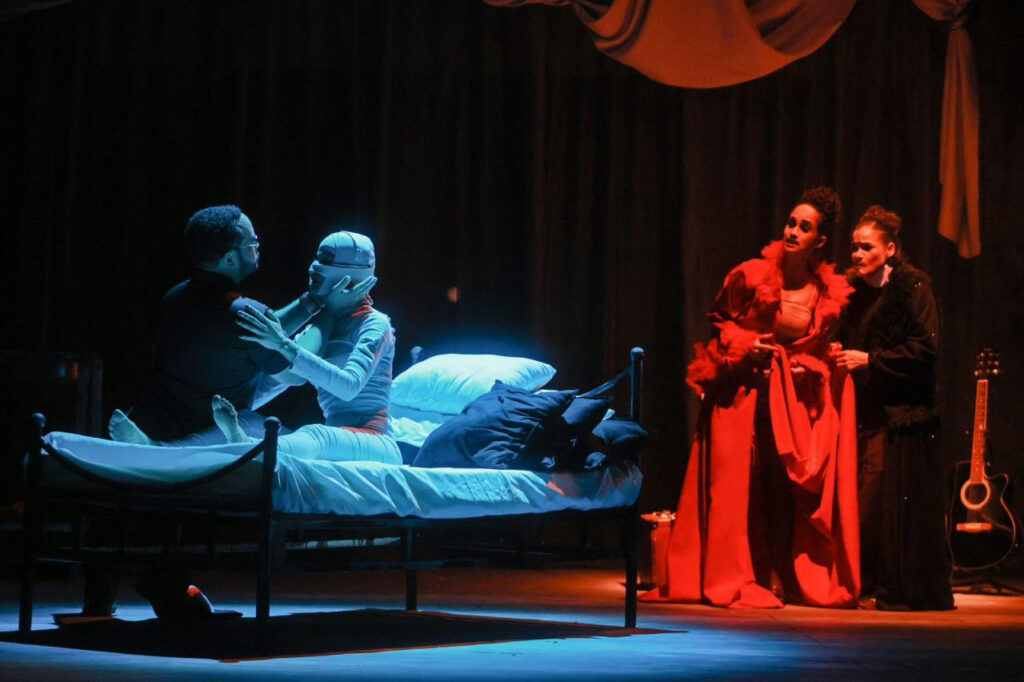En su 80 aniversario, la Compañía Nacional de Teatro regresa este viernes con «Las Criadas» al FENATE
