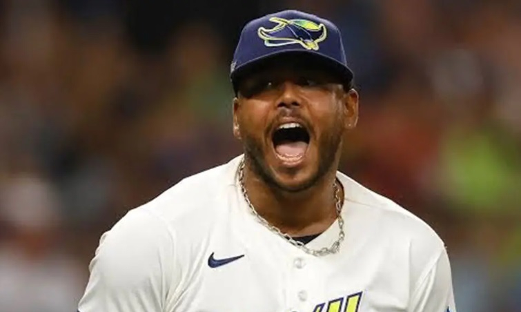 Freddy Peralta y los Rays frenan a los Guardianes