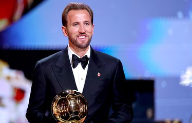 Harry Kane, delantero del Bayern de Múnich y de la selección inglesa ganó el premio «Balón de Oro»
