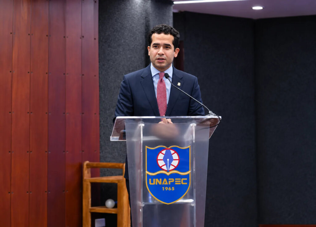 Omar Fernández advierte que el Congreso debe fiscalizar más al Gobierno
