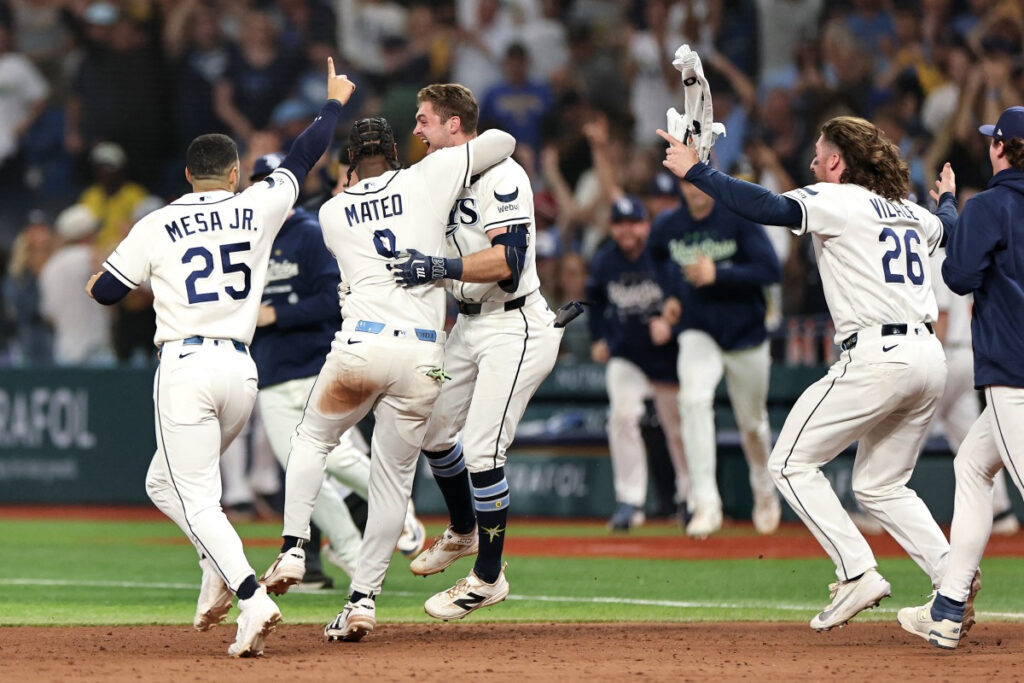 Rays dejan en el terreno a los Cerveceros y ganan el primero de la Serie Mundial